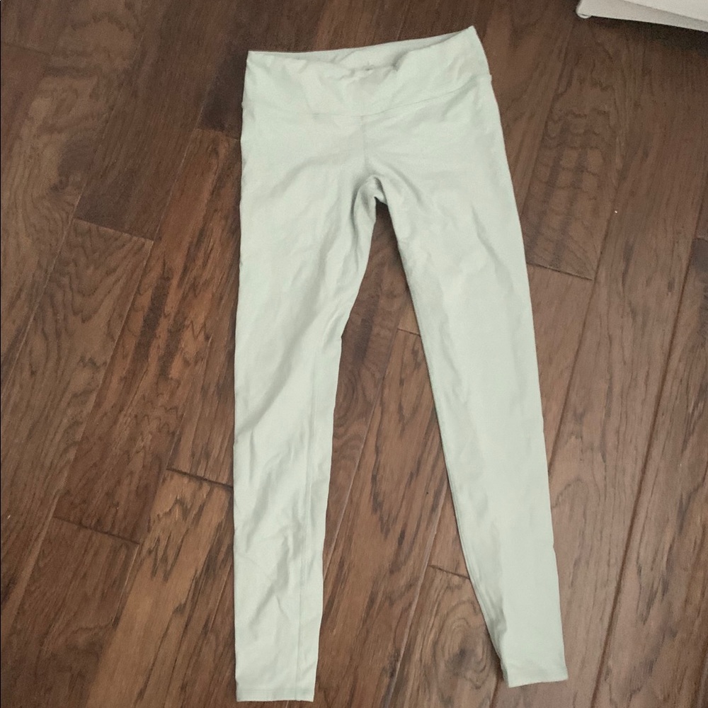 BRAND NEW alo leggings